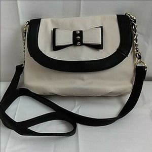Betsey Johnson cream black crossbody bag 1119